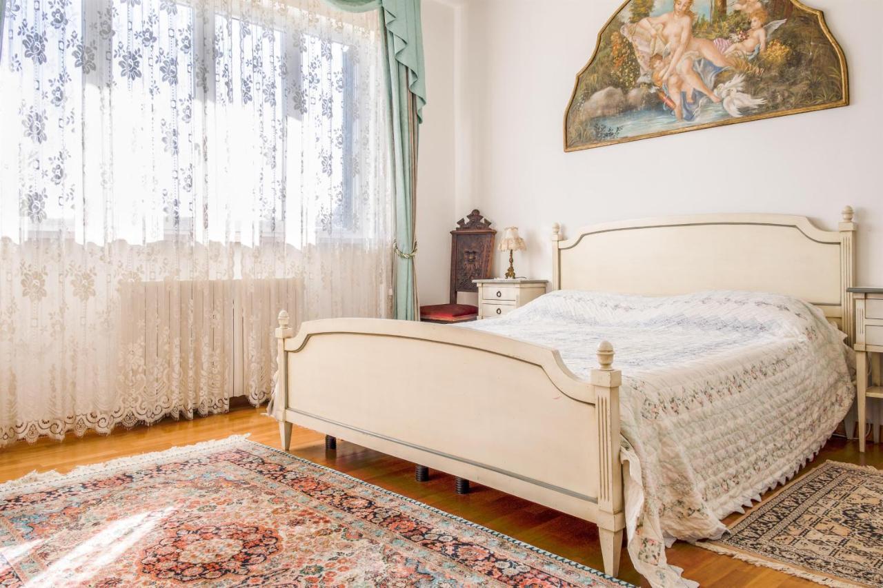 Villa Carini With 3000 Mq Garden & Heated Pool Кастельнуово-дель-Гарда Екстер'єр фото