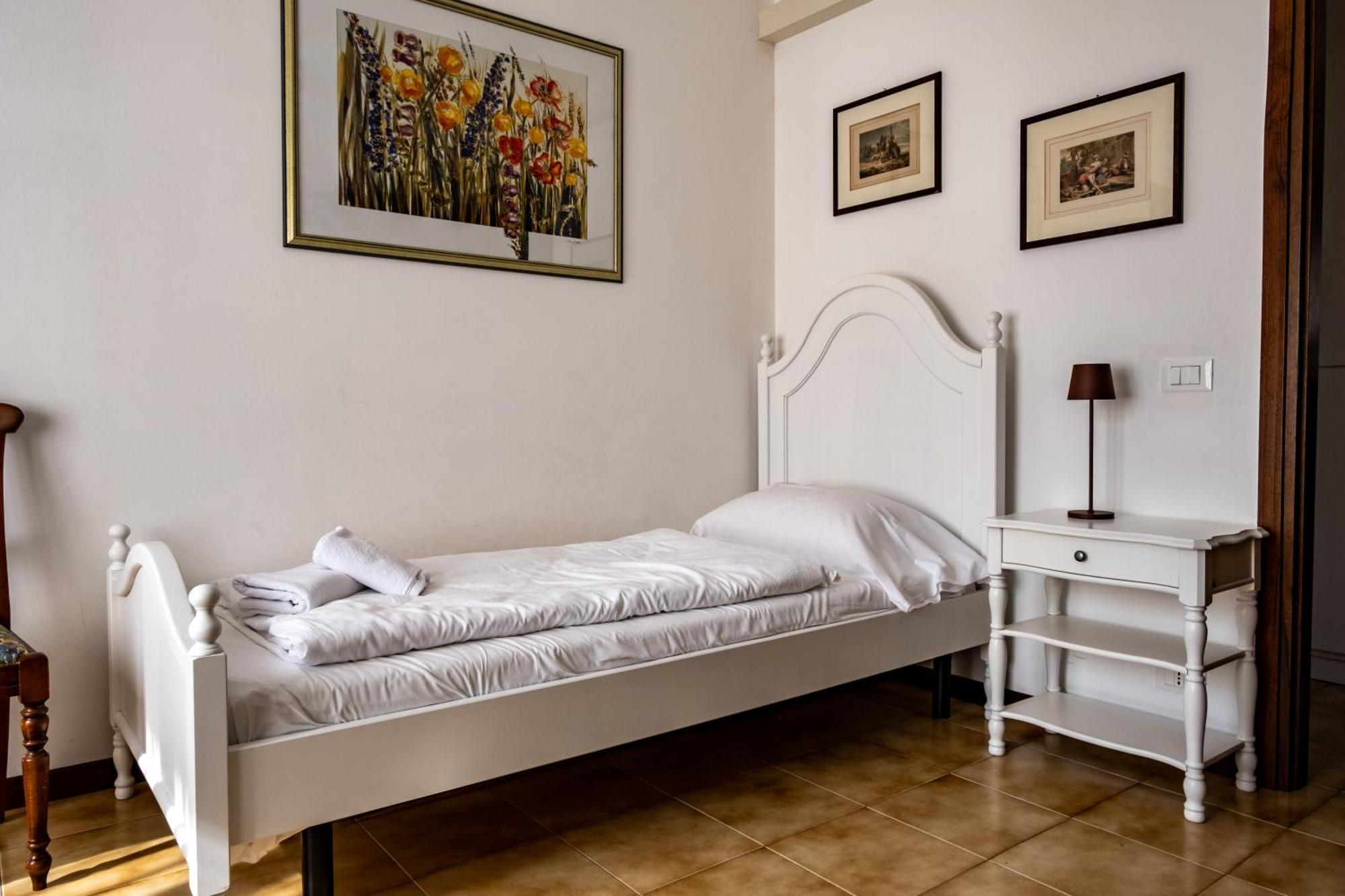 Villa Carini With 3000 Mq Garden & Heated Pool Кастельнуово-дель-Гарда Екстер'єр фото
