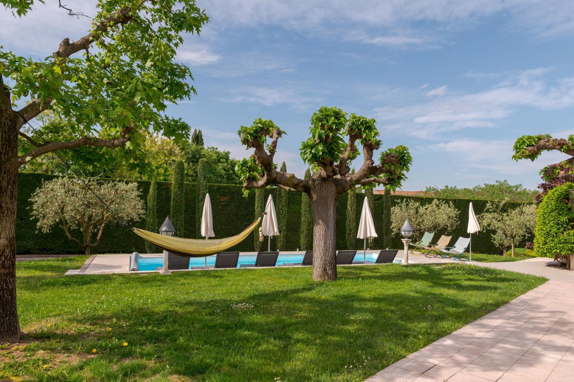 Villa Carini With 3000 Mq Garden & Heated Pool Кастельнуово-дель-Гарда Екстер'єр фото
