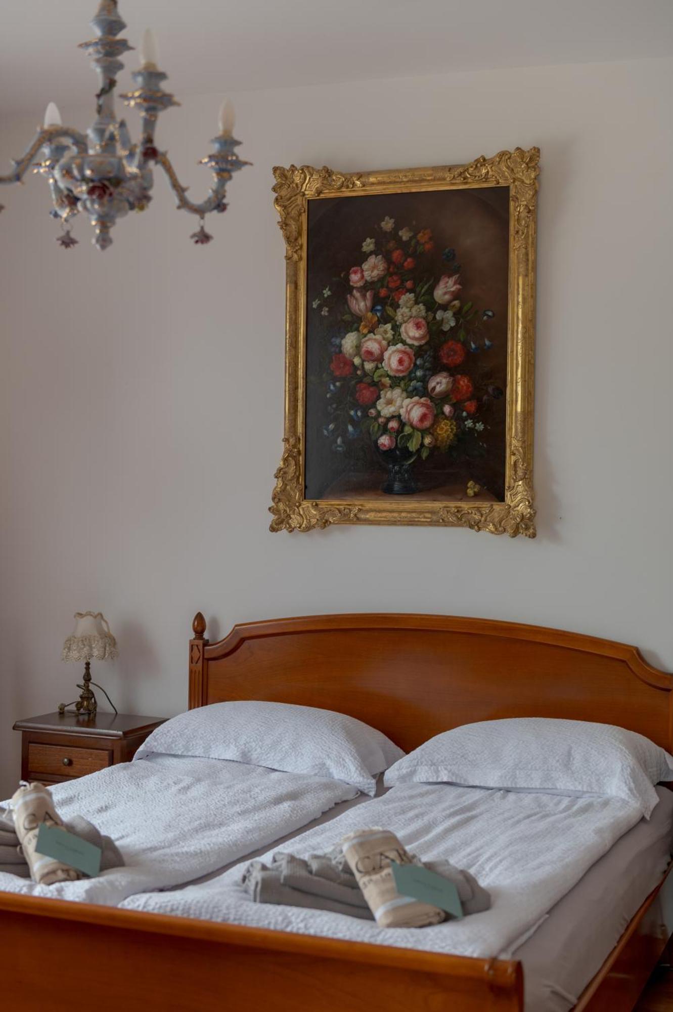 Villa Carini With 3000 Mq Garden & Heated Pool Кастельнуово-дель-Гарда Екстер'єр фото