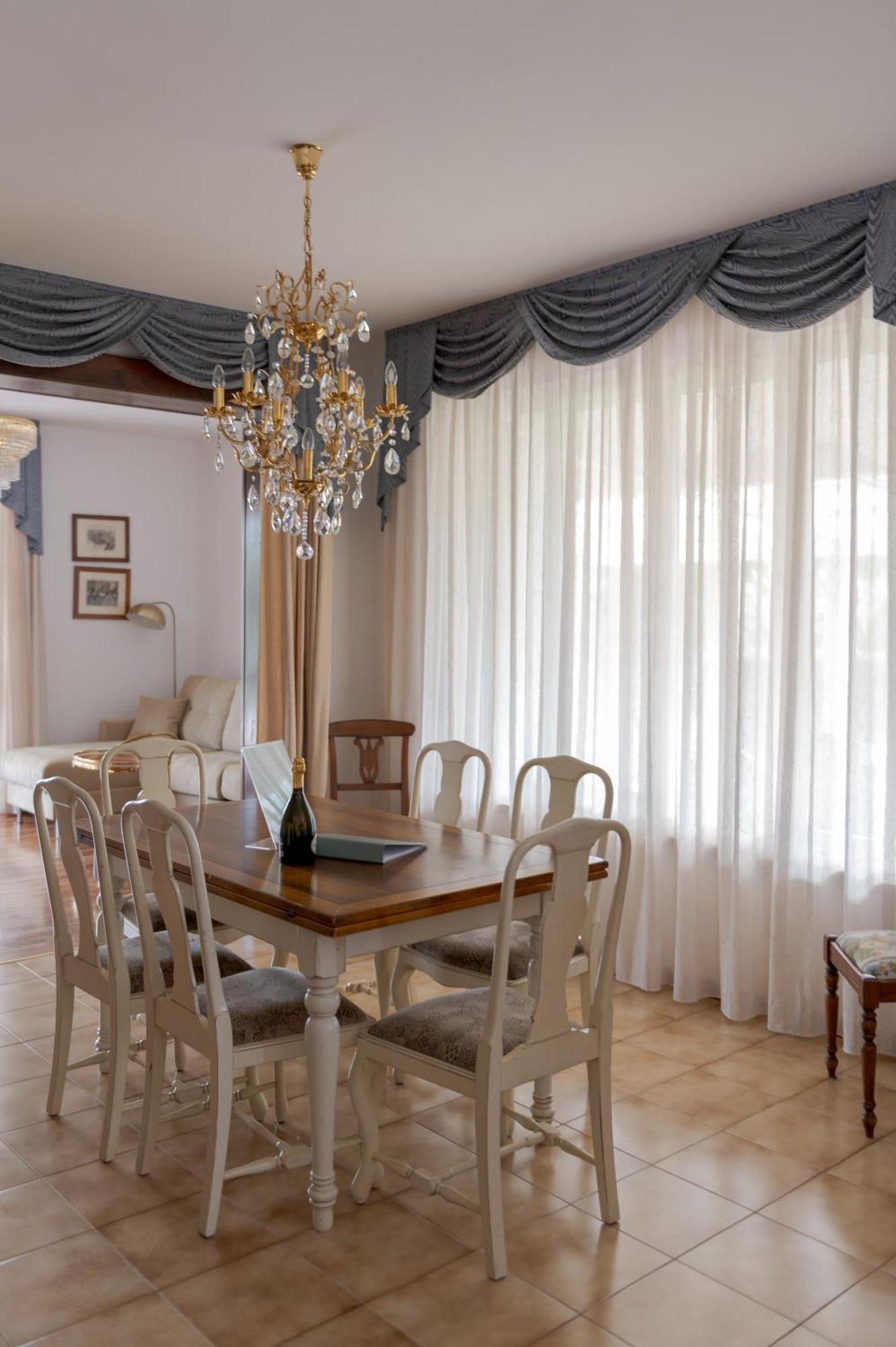Villa Carini With 3000 Mq Garden & Heated Pool Кастельнуово-дель-Гарда Екстер'єр фото